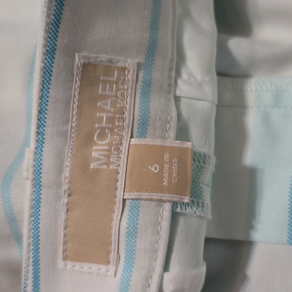 Micheal Kors Flat Front striped Shorts 3" Shorts Size 6 - Picture 7 of 8